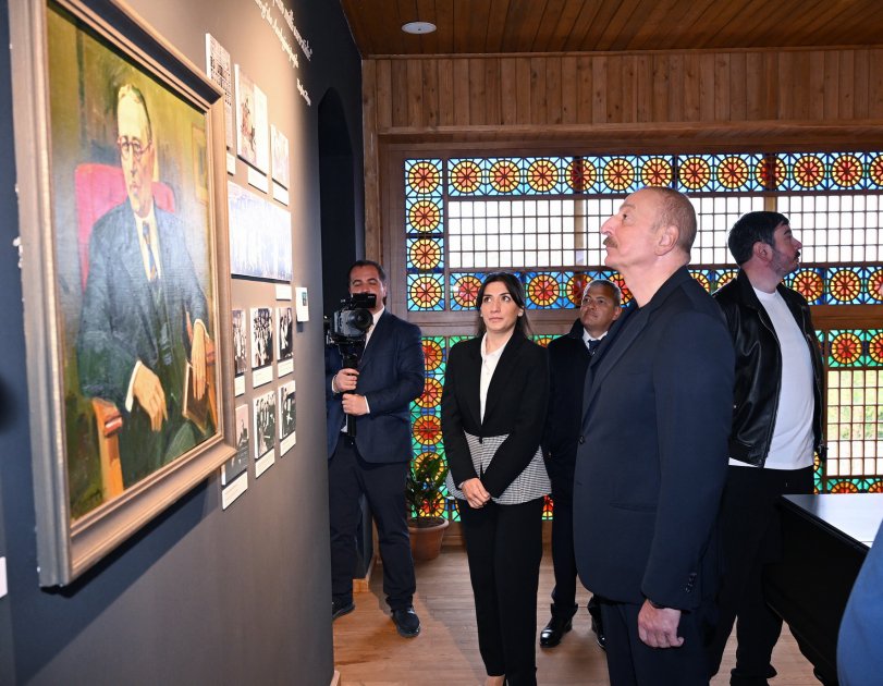 Prezident Üzeyir Hacıbəylinin ev-muzeyinin bərpadan sonra AÇILIŞINDA - FOTO - foto 1