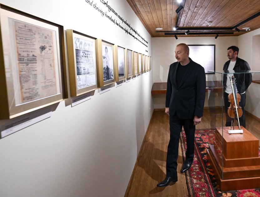 Prezident Üzeyir Hacıbəylinin ev-muzeyinin bərpadan sonra AÇILIŞINDA - FOTO - foto 7