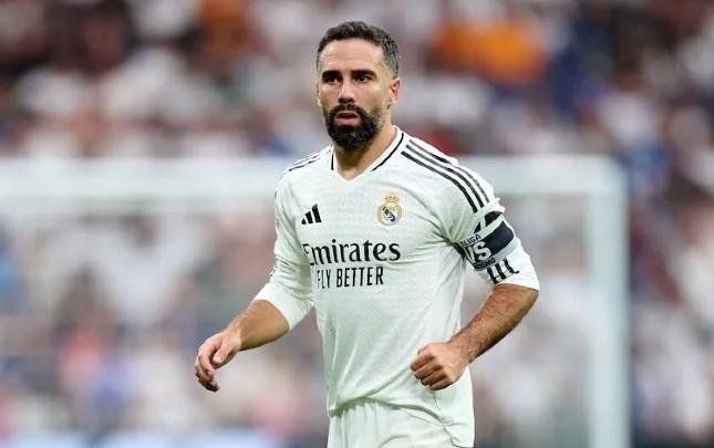 Karvaxal GİLEYLƏNDİ: "Futbolçuları heç kim düşünmür"