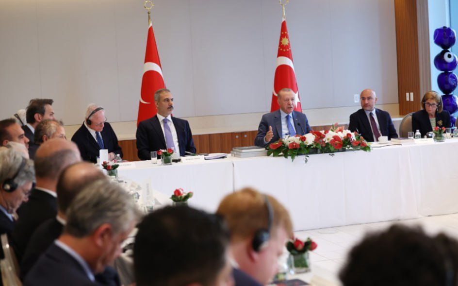 Ərdoğan: Regionda sülh kontekstində Azərbaycan və Ermənistan üçün mühüm fürsət yaranıb - FOTO - foto 3