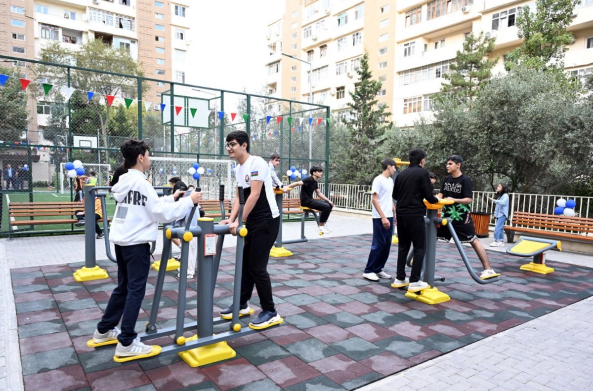 Bakıda yenilənmiş növbəti həyət sakinlərin istifadəsinə verildi - FOTO - foto 6
