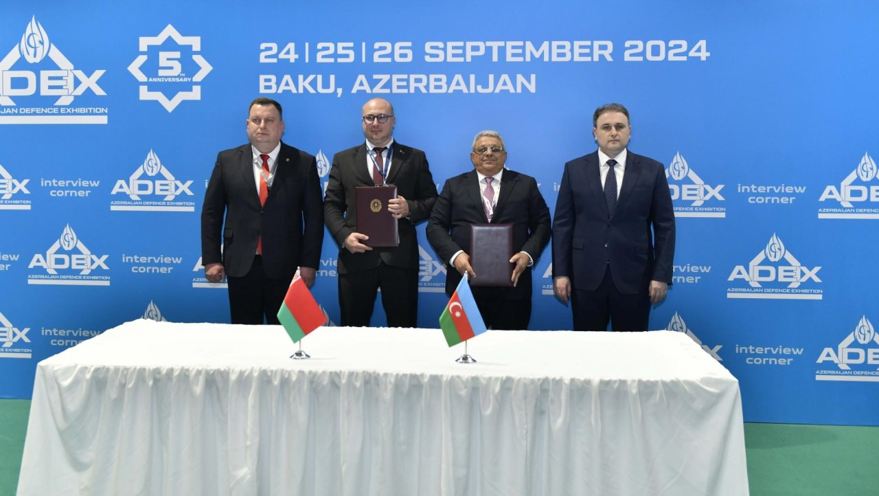 Müdafiə sənayesi naziri Belarusun Dövlət Hərbi Sənaye Komitəsinin sədri ilə görüşüb - FOTO - foto 2