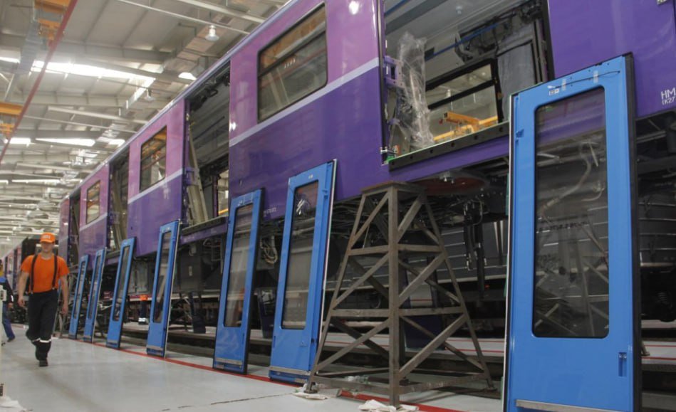 Bakıya iki yeni metro qatarı GƏTİRİLDİ - FOTO - foto 1