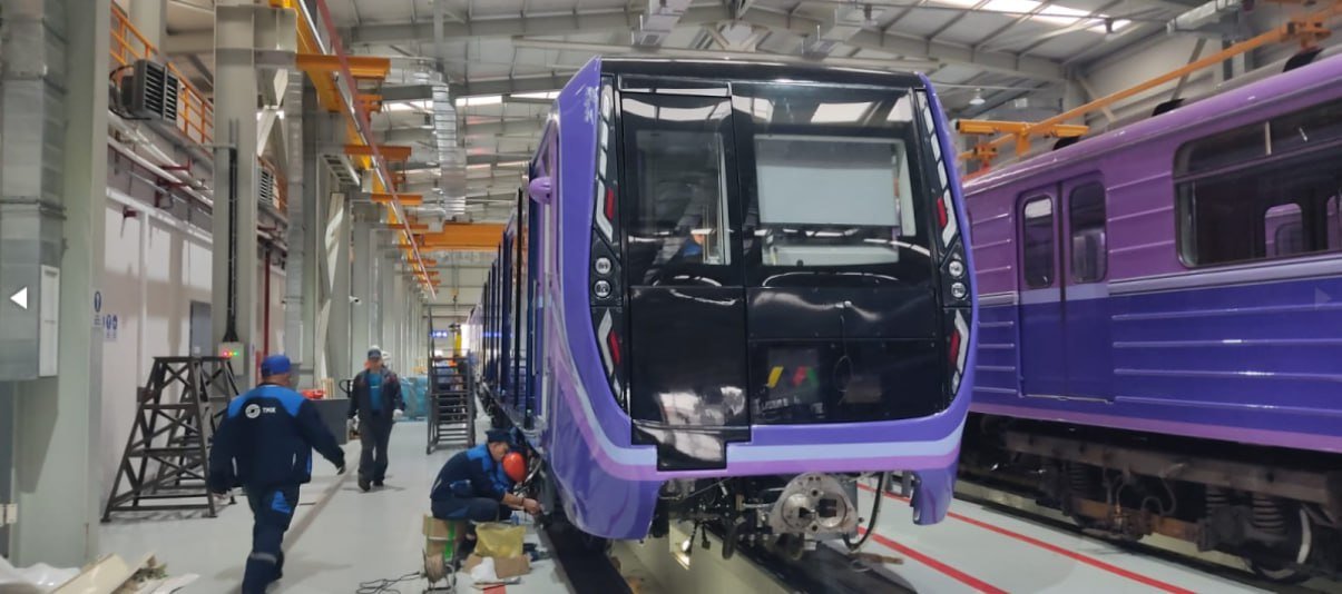 Bakıya iki yeni metro qatarı GƏTİRİLDİ - FOTO - foto 2