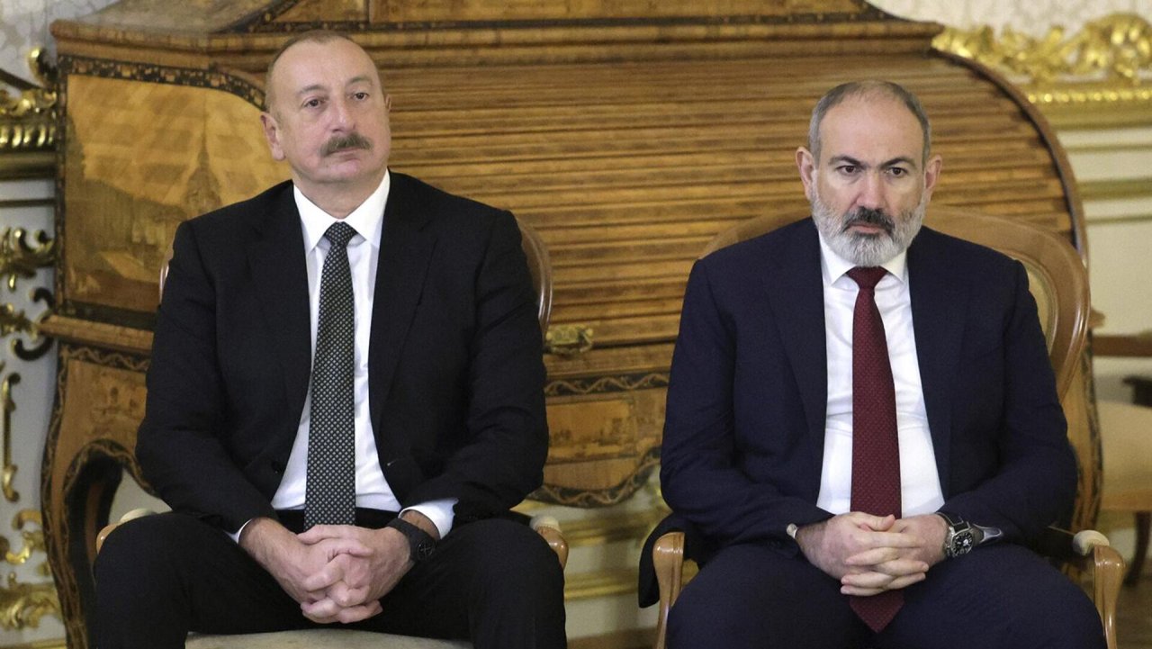 İlham Əliyev və Paşinyan MDB Dövlət Başçıları Şurasının iclasından sonra söhbət ediblər - ANBAAN VİDEO