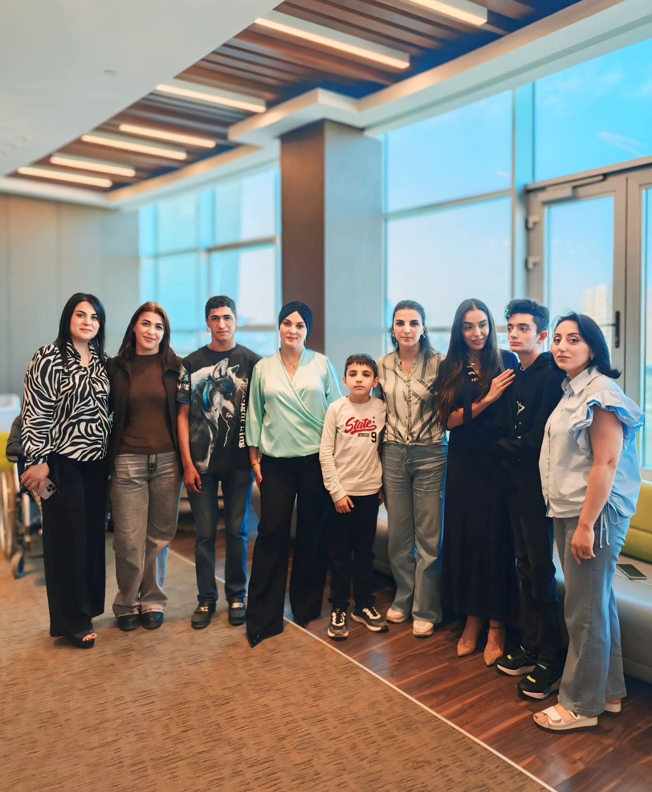 Leyla Əliyeva kəpənək və ixtioz xəstəliyindən əziyyət çəkən uşaqlarla BİR ARADA - FOTO - foto 6