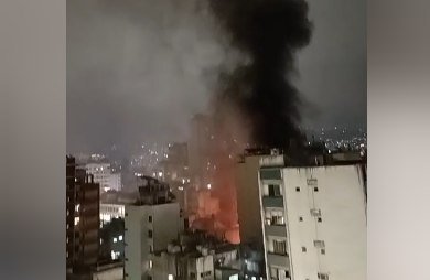 İsrail ordusu yenə Livanda yaşayış binasını vurdu, ölənlər var - VİDEO İsrail ordusu yenə Livanda yaşayış binasını vurdu, ölənlər var - VİDEO