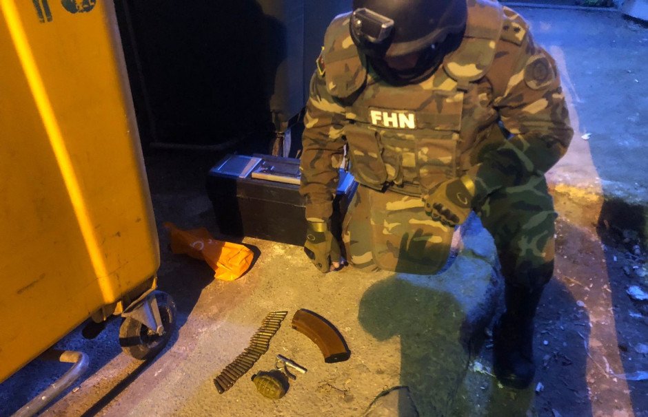 Bakıda əl qumbarası və avtomat aşkarlandı &ndash; FOTO/VİDEO