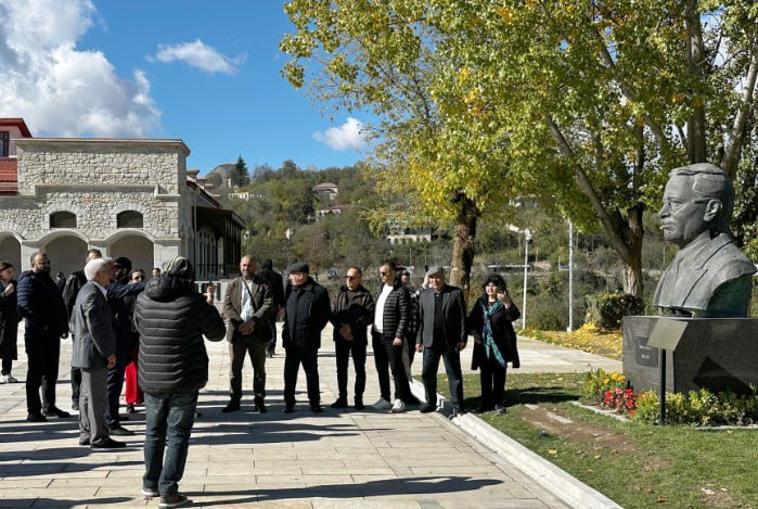 Gürcüstanlı səyahətçilərin daha bir qrupu Şuşaya gəldi - FOTO - foto 9