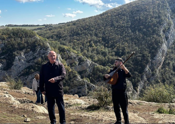 Gürcüstanlı səyahətçilərin daha bir qrupu Şuşaya gəldi - FOTO - foto 3