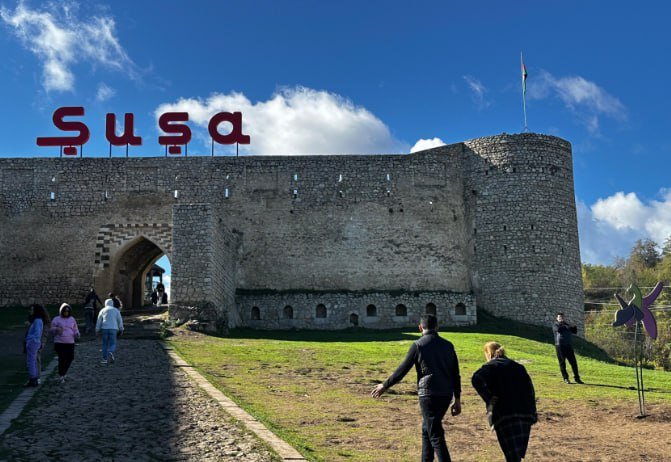 Gürcüstanlı səyahətçilərin daha bir qrupu Şuşaya gəldi - FOTO - foto 1