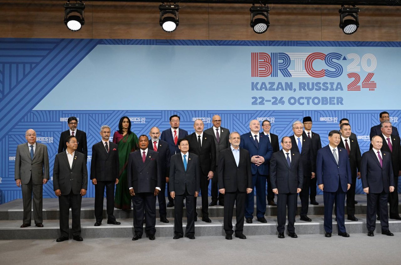 İlham Əliyev BRICS Sammitinin iclasında iştirak edib - FOTO/VİDEO - foto 2