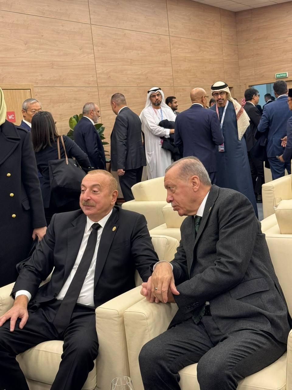 Kazanda İlham Əliyevin Ərdoğanla səmimi dialoqu – FOTO/VİDEO - foto 1