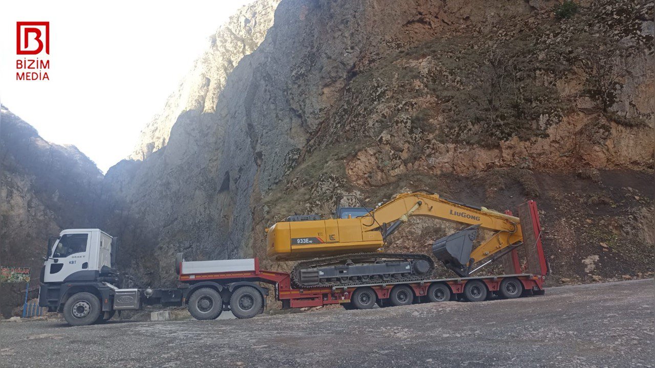 Xınalıq yolunda uçan körpünün yerinə yenisi İNŞA OLUNUR – FOTO/VİDEO Xınalıq yolunda uçan körpünün yerinə yenisi İNŞA OLUNUR – FOTO/VİDEO