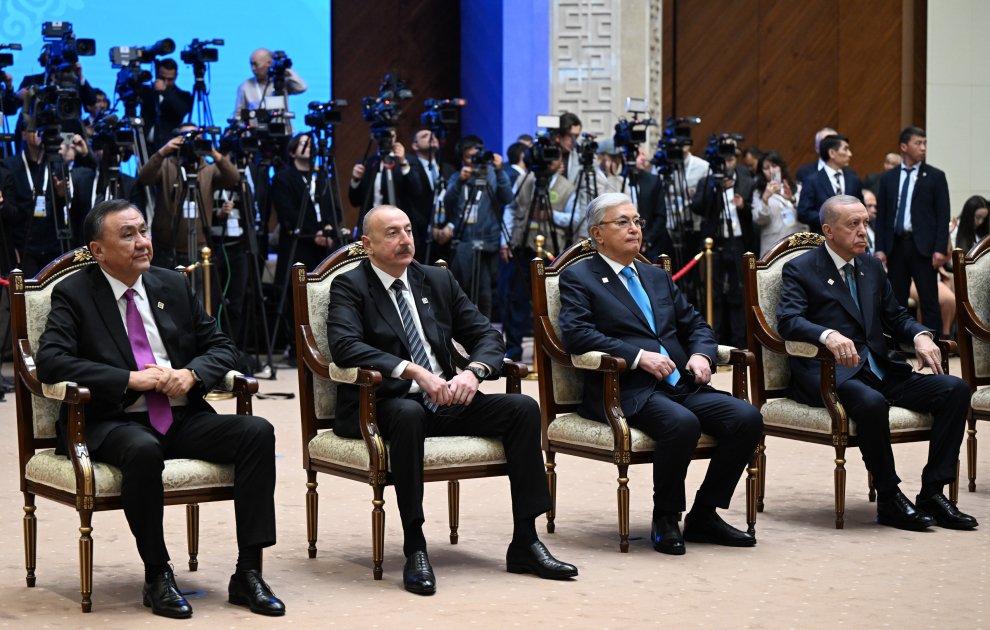 İlham Əliyev Macarıstanın Baş nazirinin təltifolunma mərasimində - FOTO/VİDEO