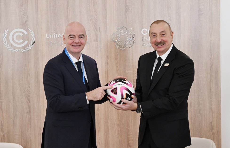 FIFA prezidentindən İlham Əliyevə maraqlı hədiyyələr – FOTO/VİDEO - foto 2