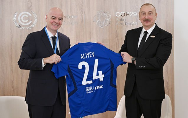 FIFA prezidentindən İlham Əliyevə maraqlı hədiyyələr – FOTO/VİDEO - foto 1