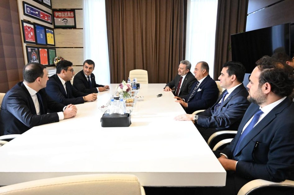 Gənclər və İdman Nazirliyində Fatih Terimlə görüş keçirilib - FOTO - foto 1