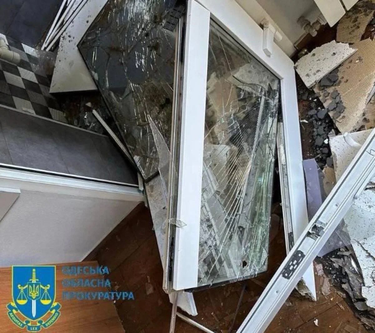Rusiya Odessanı “İskəndər”lə vurdu: 10 ölü, 40-dan çox yaralı var – FOTO/VİDEO - foto 3