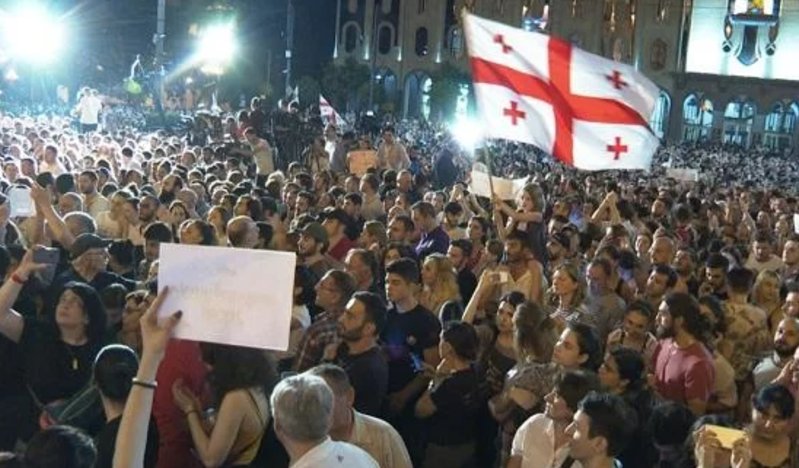 Tbilisidə aksiyalar: 107 nəfər saxlanıldı, 10 polis əməkdaşı yaralandı &ndash; VİDEO