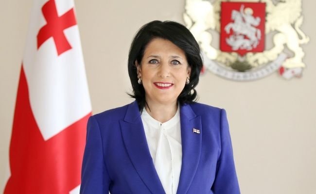 Zurabişvili mandatının bitməsindən sonra vəzifəsini tərk edəcək - Rəsmi Tbilisi