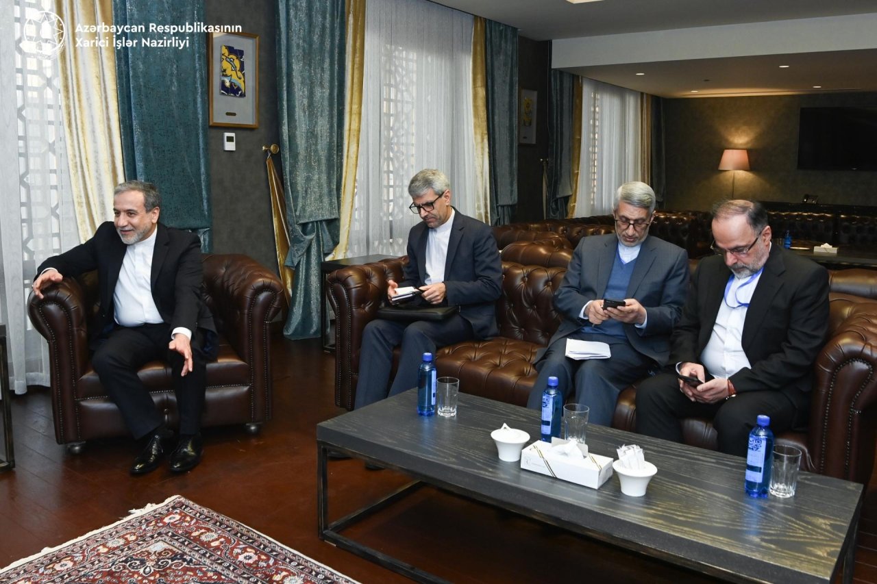 Azərbaycan və İran XİN rəhbərləri GÖRÜŞDÜ - FOTO - foto 3