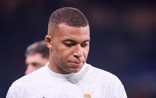 Mbappe tənqidlərə CAVAB VERDİ Mbappe tənqidlərə CAVAB VERDİ