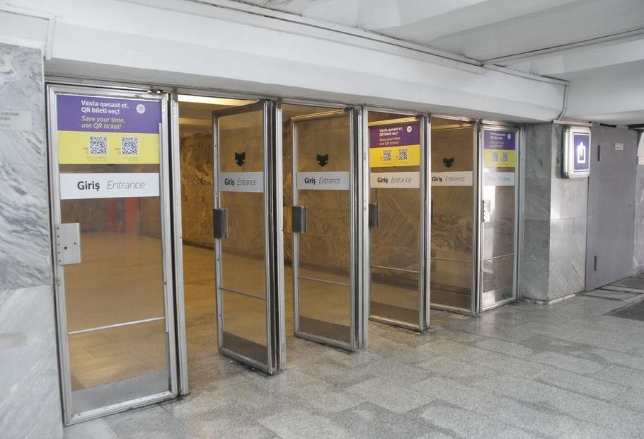 Metro stansiyalarının çıxışları nömrələnir – FOTO - foto 1