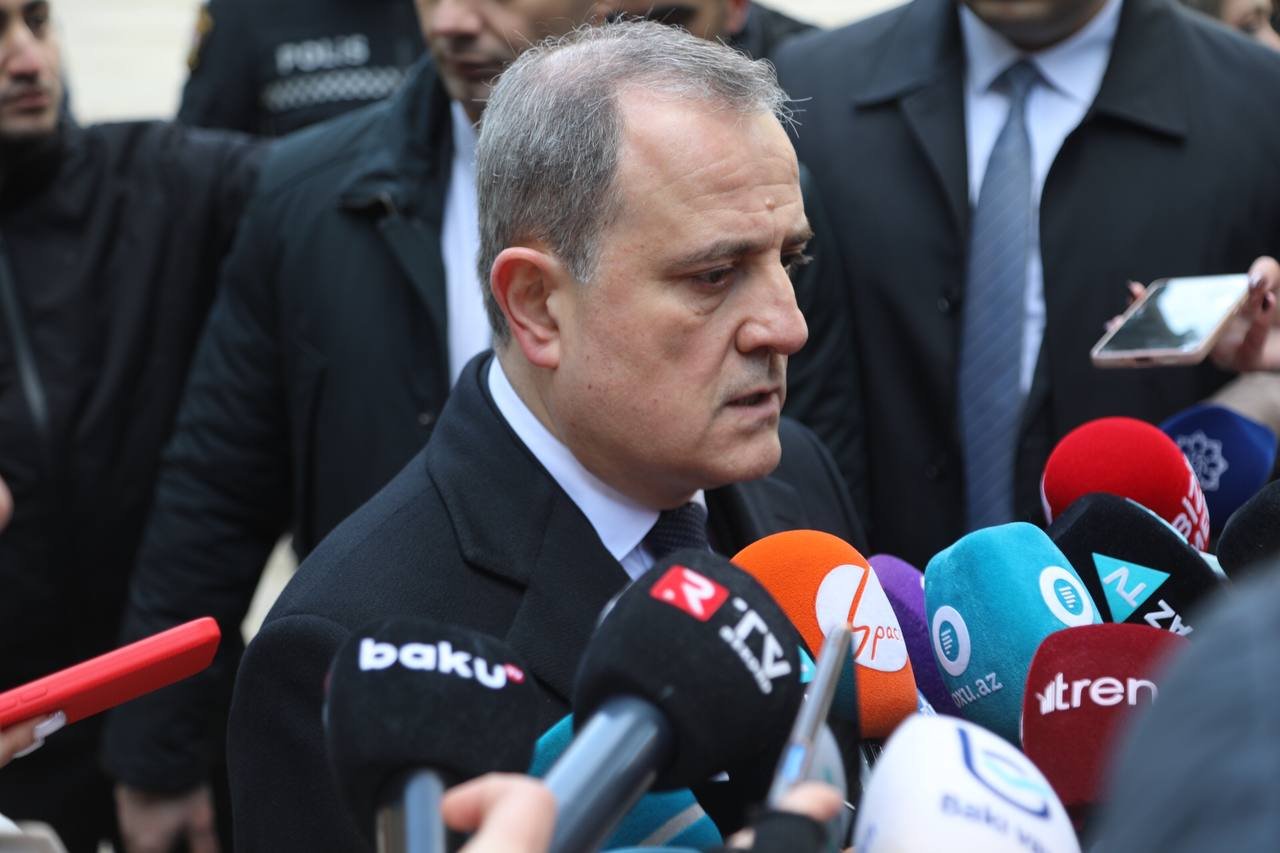 Ermənistandan Konstitusiyaya dəyişikliklə bağlı qətiyyətli addımlar gözləyirik - Ceyhun Bayramov