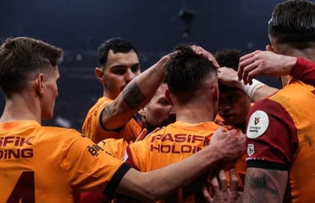 &ldquo;Qalatasaray&rdquo; - &ldquo;Trabzonspor&rdquo; matçında 7 qol