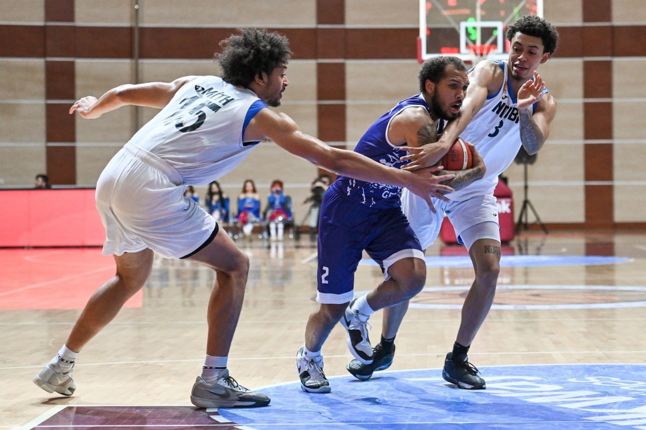 Çempion mövsümdə ilk məğlubiyyətini aldı - FOTO - foto 2