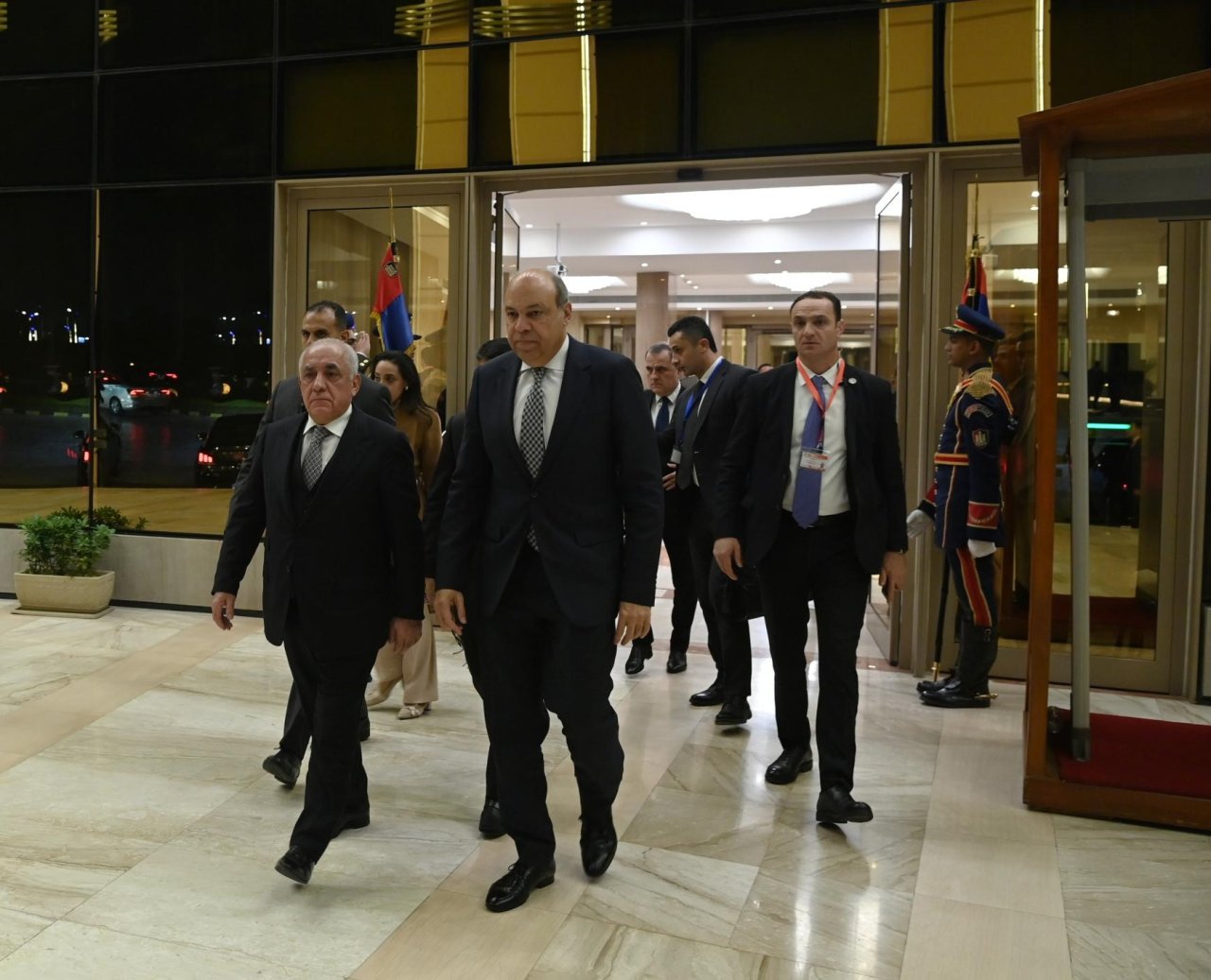 Baş nazir Misirə SƏFƏR ETDİ - FOTO - foto 2