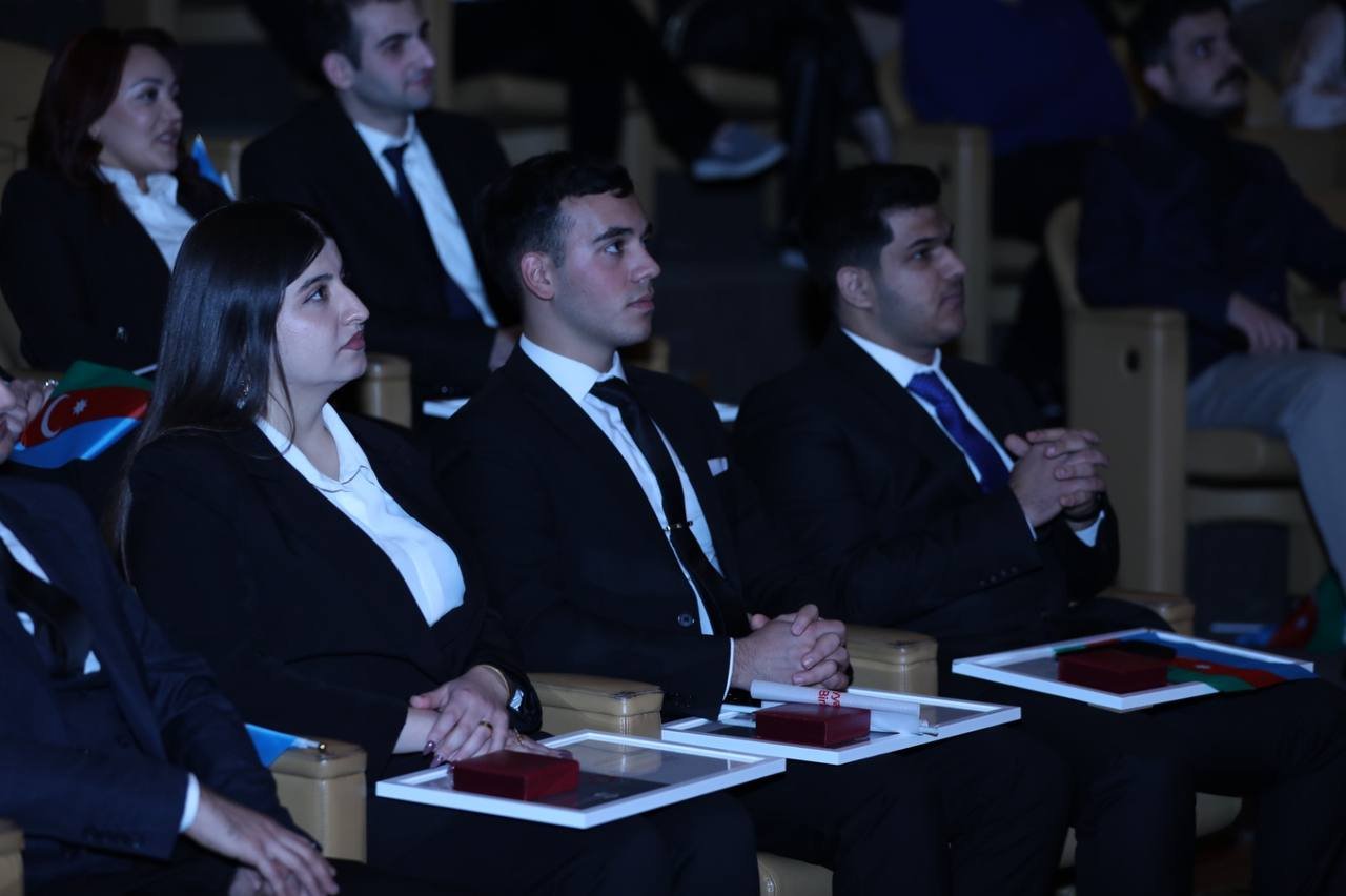 “Mədəniyyət Könüllüləri” İctimai Birliyinin 2024-cü ilin yekunlarına dair hesabat toplantısı keçirildi – FOTO - foto 17