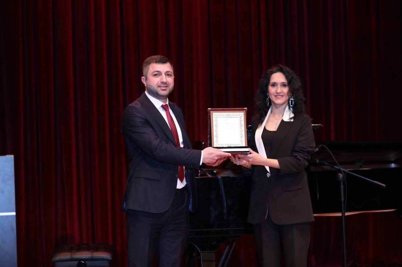 “Mədəniyyət Könüllüləri” İctimai Birliyinin 2024-cü ilin yekunlarına dair hesabat toplantısı keçirildi – FOTO - foto 2