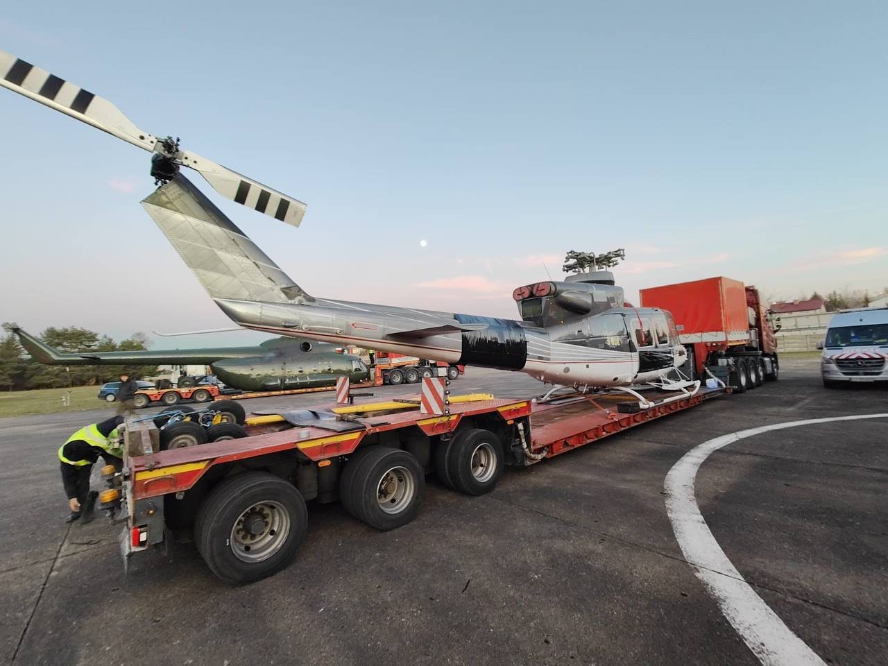 Polşa Ukraynaya üç helikopter GÖNDƏRDİ - FOTO - foto 1