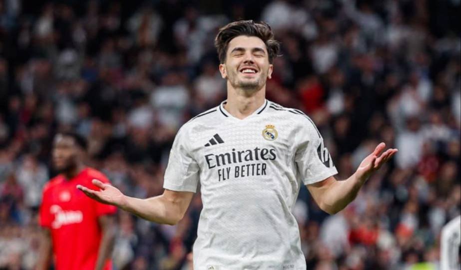 &ldquo;Real Madrid&rdquo; qalib gələrək &ldquo;Barselona&rdquo;nı xal hesabında keçdi