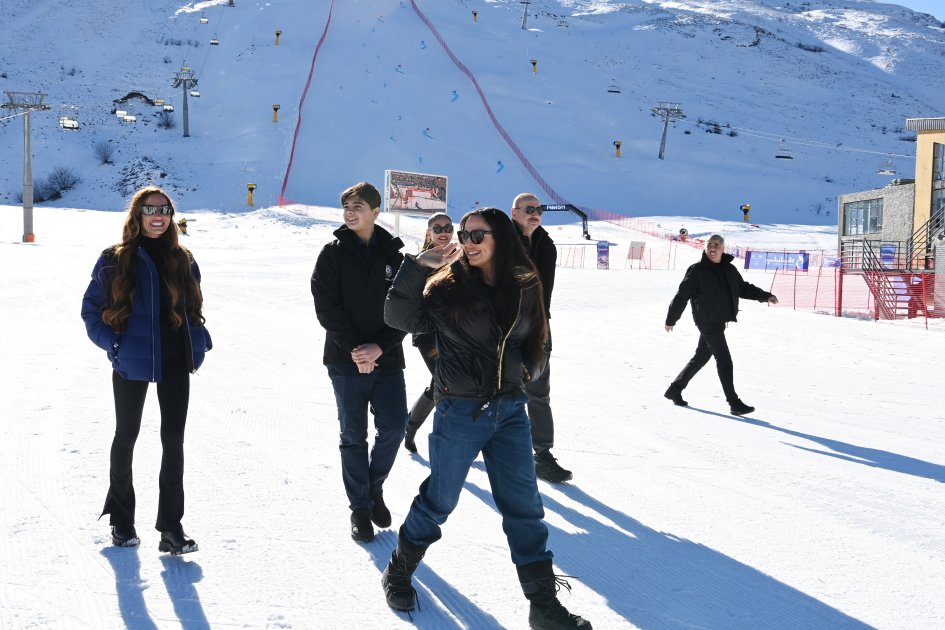 Prezident və ailəsi Şahdağ Turizm Kompleksində - FOTO/VİDEO - foto 40