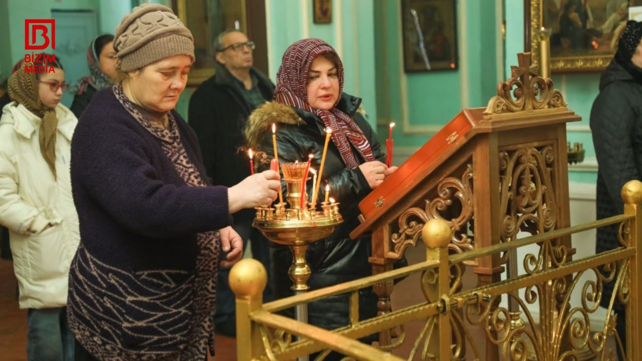 Gəncədə xristianlar Milad bayramını qeyd edir – FOTO/VİDEO Gəncədə xristianlar Milad bayramını qeyd edir – FOTO/VİDEO