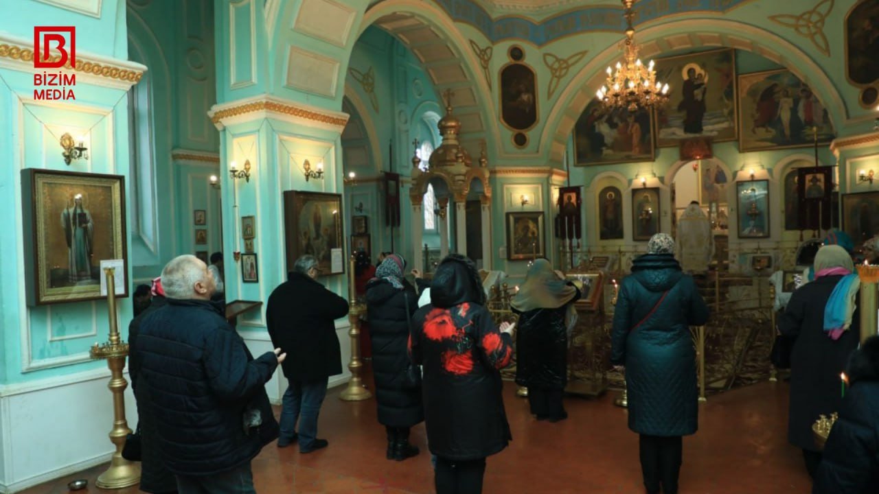 Gəncədə xristianlar Milad bayramını qeyd edir – FOTO/VİDEO - foto 3