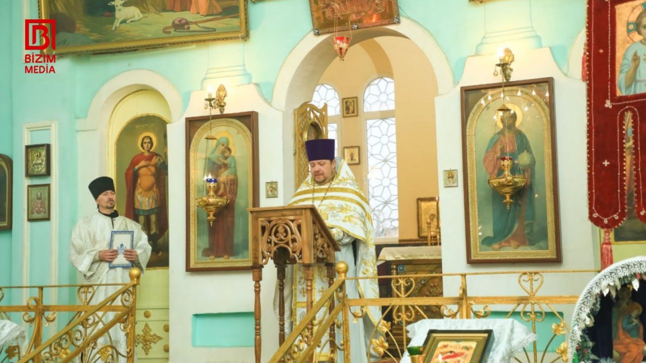 Gəncədə xristianlar Milad bayramını qeyd edir – FOTO/VİDEO - foto 6