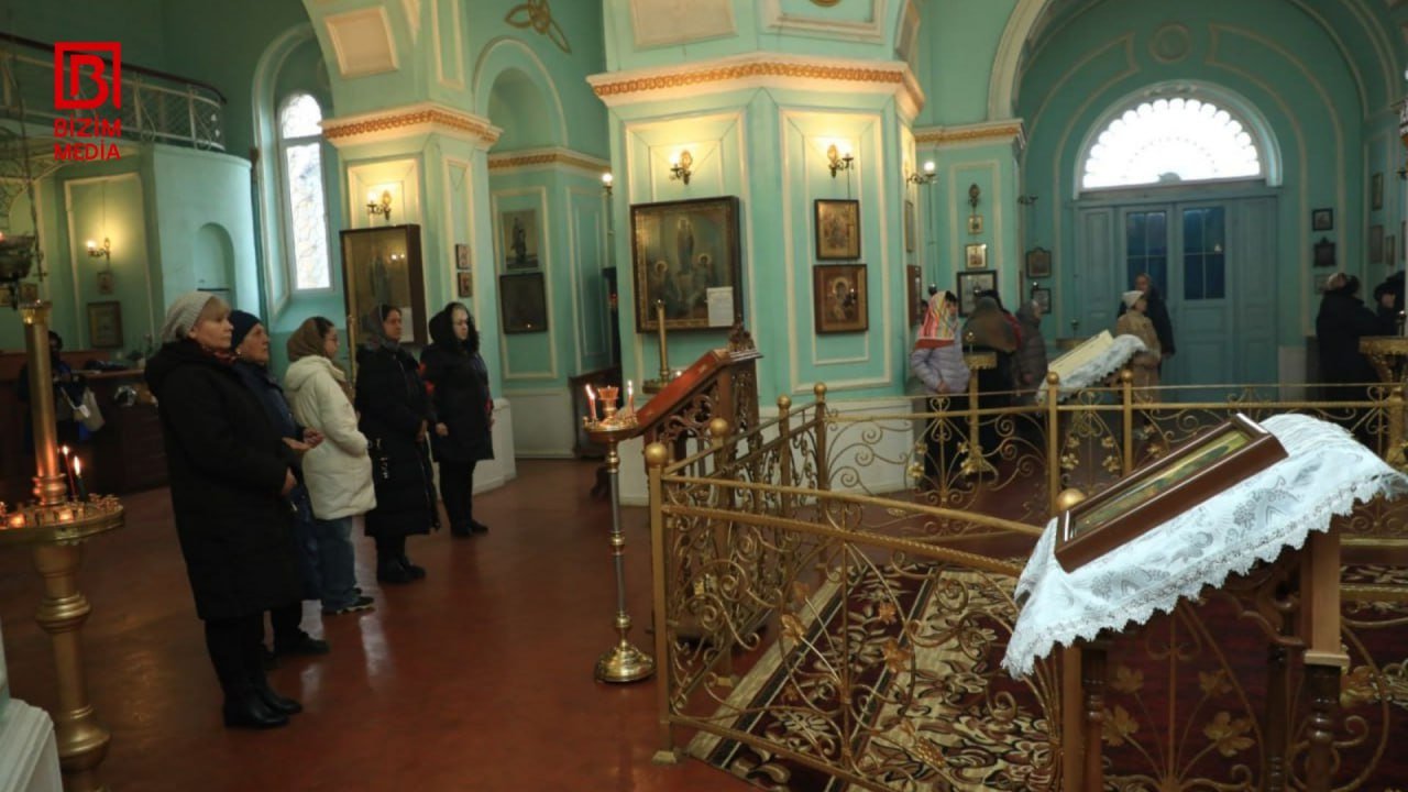 Gəncədə xristianlar Milad bayramını qeyd edir – FOTO/VİDEO - foto 5
