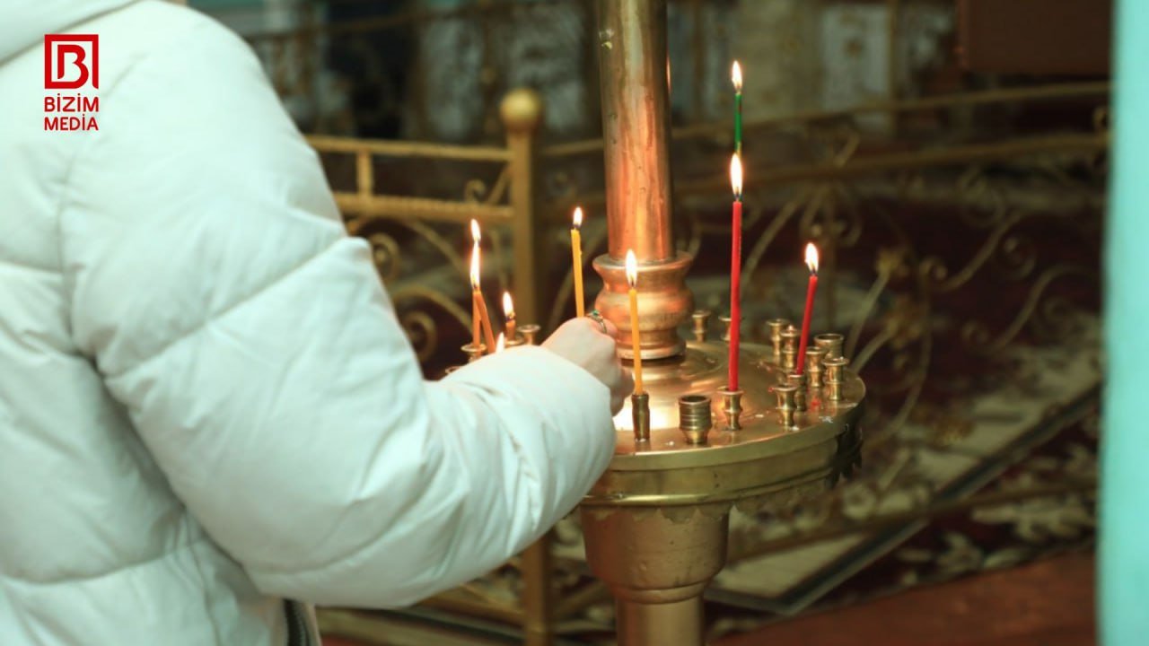 Gəncədə xristianlar Milad bayramını qeyd edir – FOTO/VİDEO - foto 2