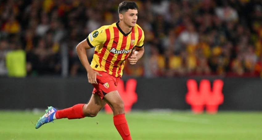 &ldquo;Mançester Yunayted&rdquo; özbək futbolçunun transferini bitirdi