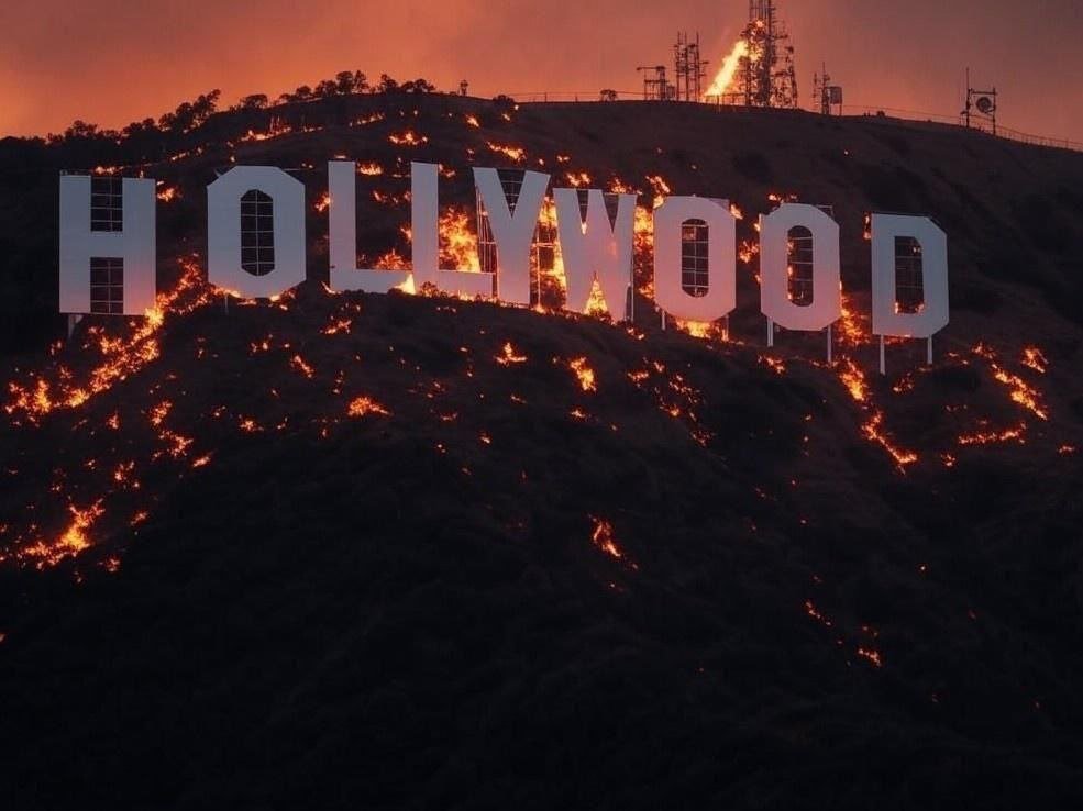 Məşhur "Hollywood" işarəsi YANIR -FOTO/VİDEO Məşhur "Hollywood" işarəsi YANIR -FOTO/VİDEO