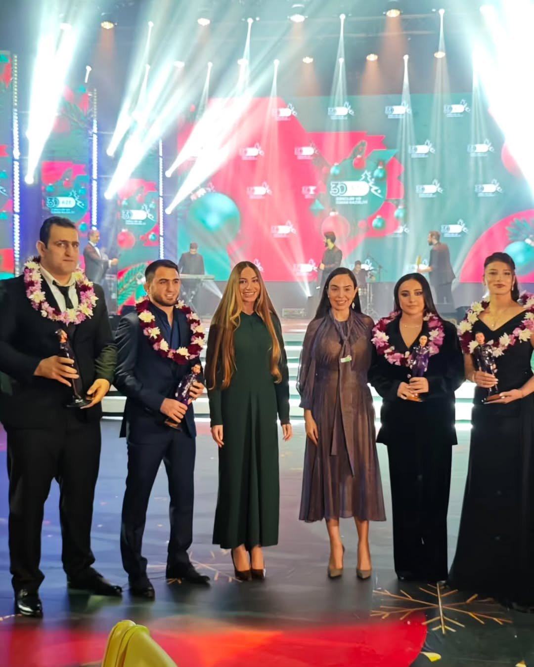 Leyla və Arzu Əliyevalar ilin idman yekunları ilə bağlı qala mərasimində - FOTO - foto 3