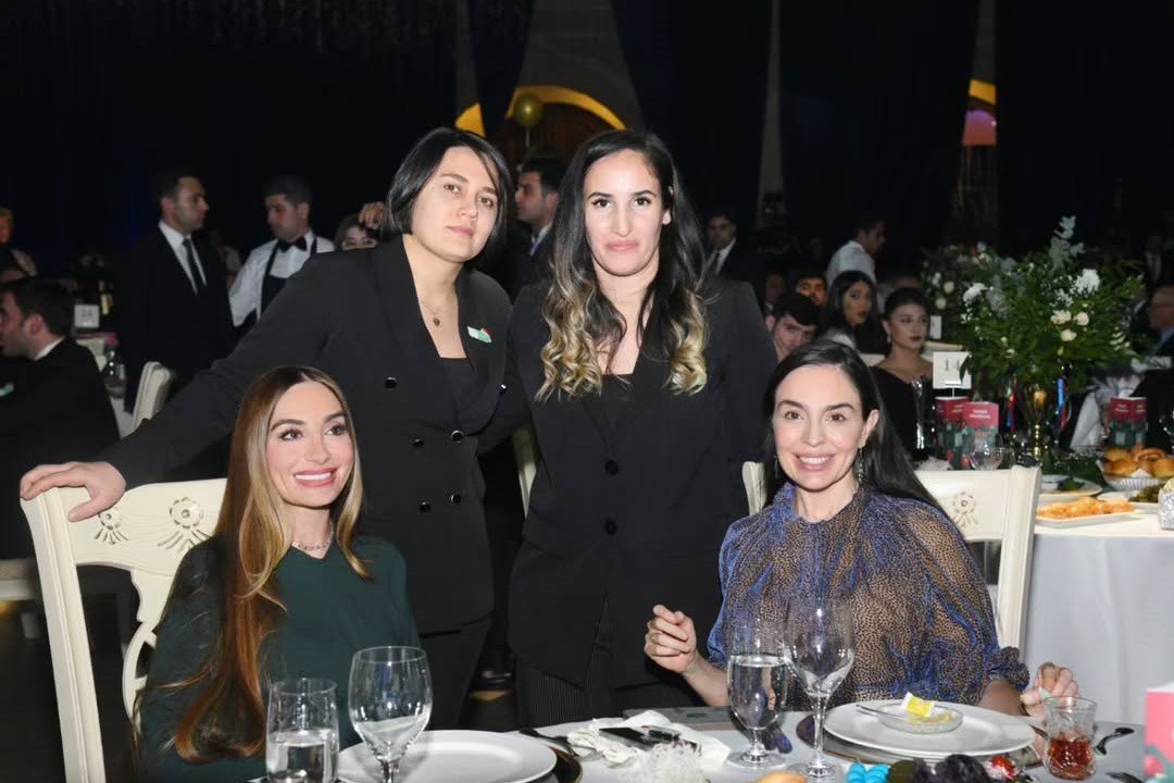 Leyla və Arzu Əliyevalar ilin idman yekunları ilə bağlı qala mərasimində - FOTO - foto 8