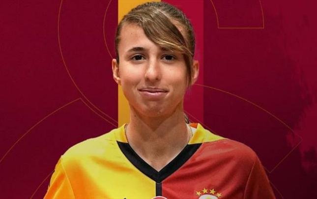 "Qalatasaray" ispaniyalı futbolçunu TRANSFER ETDİ "Qalatasaray" ispaniyalı futbolçunu TRANSFER ETDİ