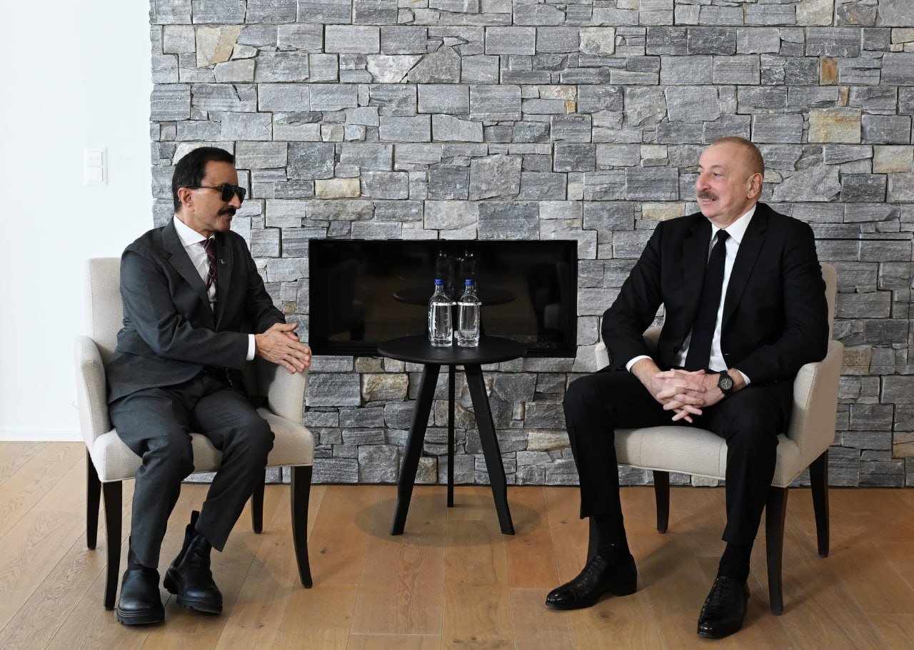 İlham Əliyev Davosda &ldquo;DP World&rdquo; şirkətlər qrupunun sədri ilə görüşüb - FOTO