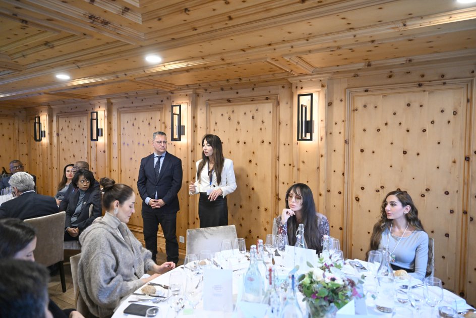 Leyla Əliyeva Davos Dünya İqtisadi Forumu çərçivəsində keçirilən tədbirdə İŞTİRAK ETDİ - FOTO - foto 1