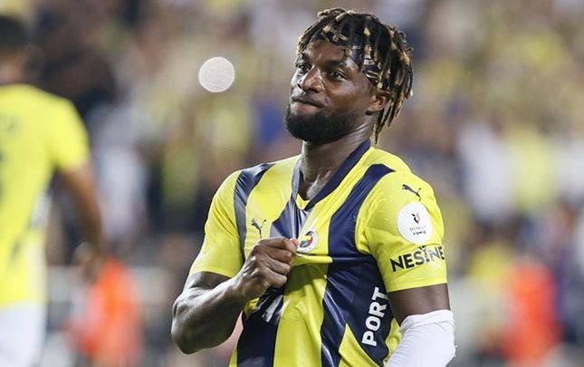 Kvaratsxeliyanın əvəzinə "Fənərbağça"nın FUTBOLÇUSU